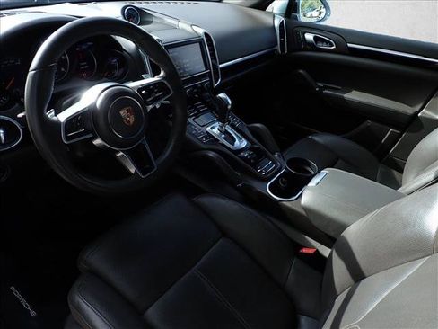 Used 2015 Porsche Cayenne Diesel w/ Premium Plus Package AWD/4WD image 12