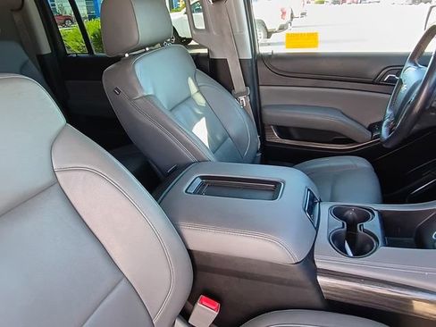 Used 2015 Chevrolet Suburban LT w/ Luxury Package AWD/4WD image 11