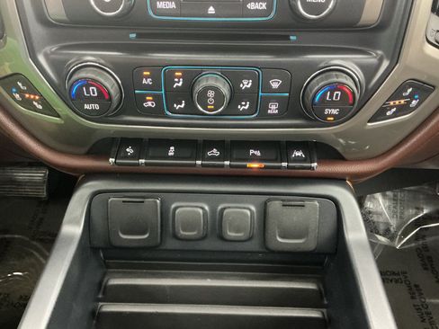 Used 2016 Chevrolet Silverado 1500 High Country AWD/4WD image 38
