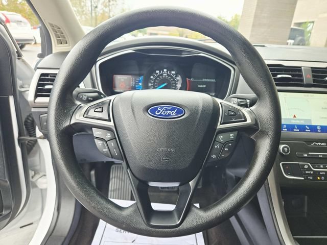 Used 2020 Ford Fusion SE FWD image 13