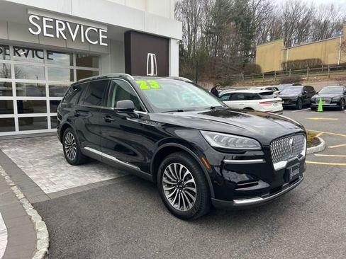 Used 2023 Lincoln Aviator AWD w/ Premium Package image 6