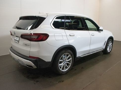 Certified 2022 BMW X5 xDrive40i w/ Premium Package AWD/4WD image 4