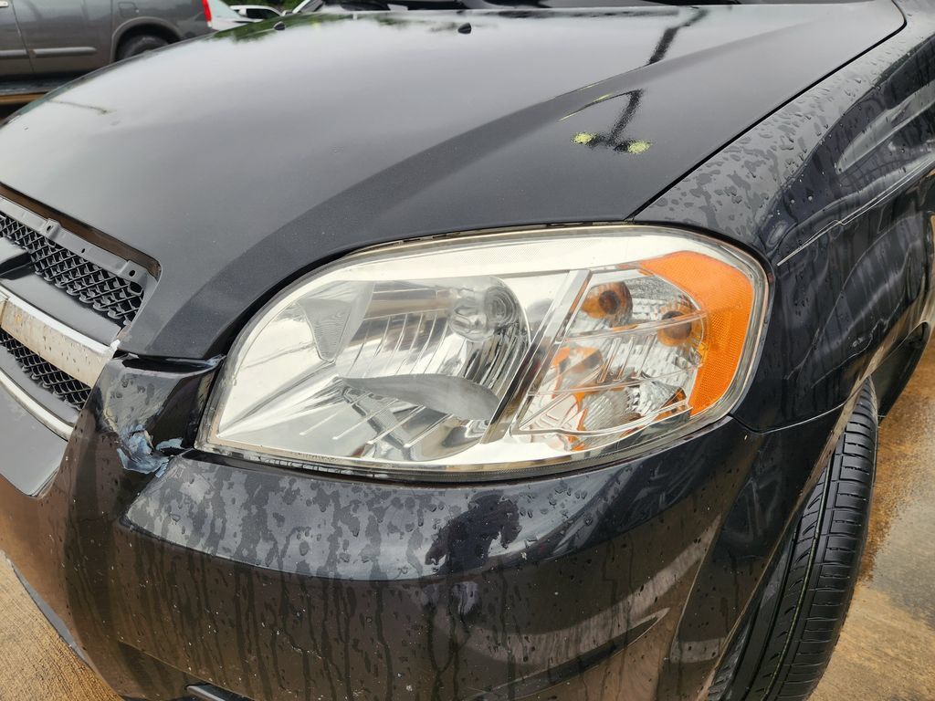 Used 2010 Chevrolet Aveo LT FWD image 10