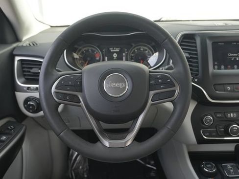 Used 2021 Jeep Cherokee Latitude Plus AWD/4WD image 38