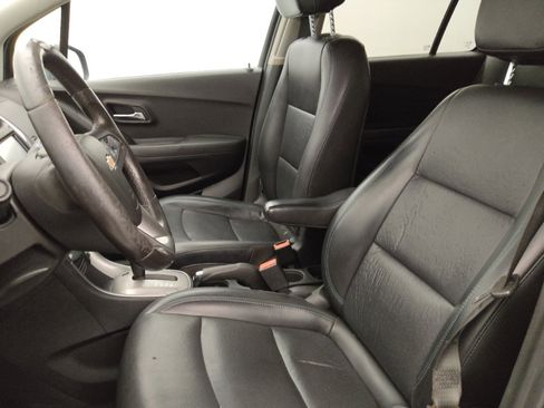 Used 2016 Chevrolet Trax LTZ FWD image 17