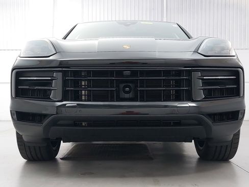 Certified 2024 Porsche Cayenne Coupe AWD/4WD image 10