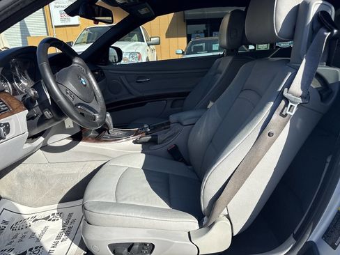 Used 2011 BMW 328i Convertible image 25