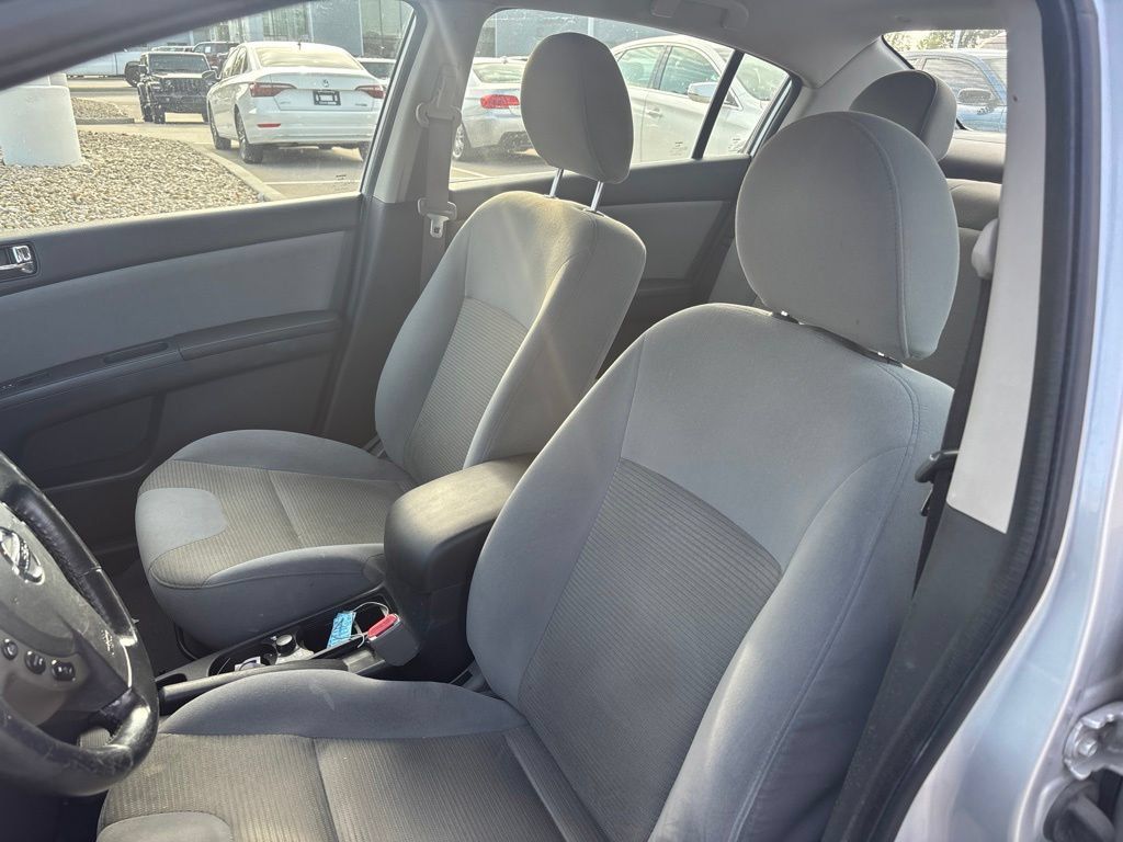 Used 2010 Nissan Sentra 2.0 SR w/ Convenience Pkg FWD image 10