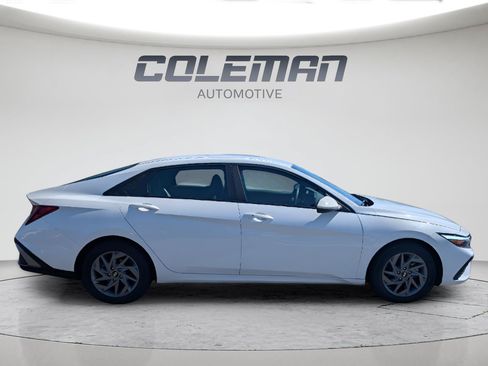 Used 2024 Hyundai Elantra SEL FWD image 4