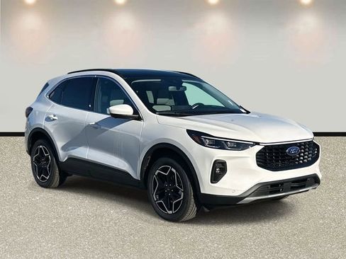 New 2026 Ford Escape Platinum w/ Premium Technology Package image 3