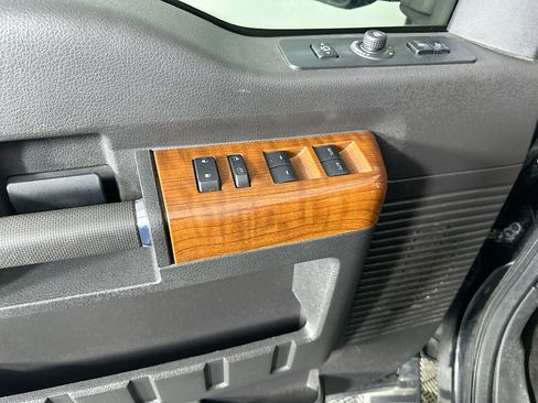 Used 2015 Ford F250 King Ranch w/ King Ranch w/Chrome Package image 15