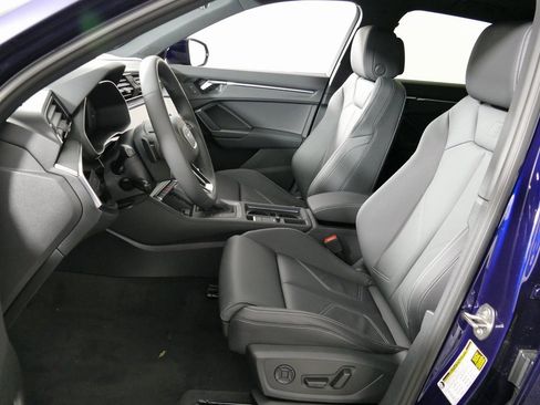 New 2025 Audi Q3 2.0T Premium image 13