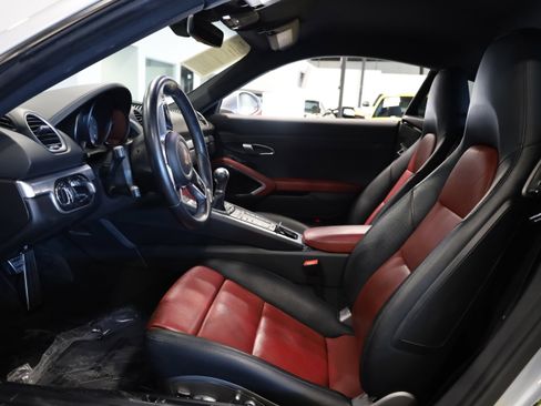 Used 2018 Porsche 718 Cayman S image 16