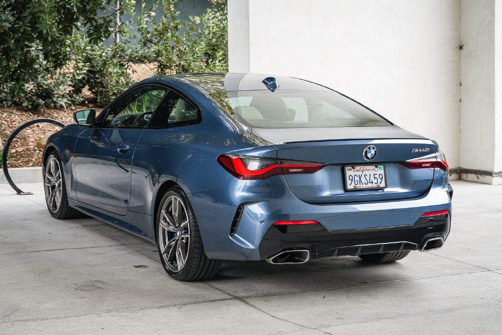 Used 2023 BMW M440i Coupe w/ Premium Package RWD image 4