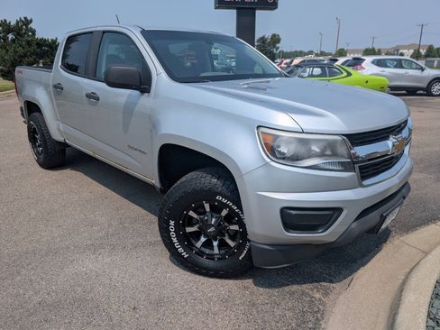Used 2015 Chevrolet Colorado W/T w/ WT Convenience Package AWD/4WD image 3
