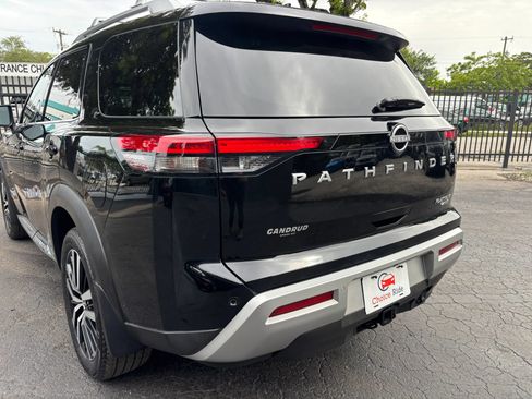 Used 2025 Nissan Pathfinder Platinum AWD/4WD image 29