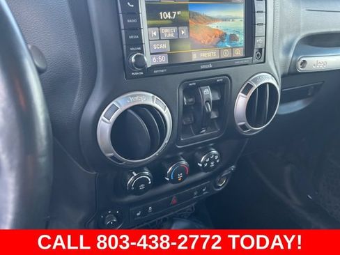 Used 2016 Jeep Wrangler Unlimited Rubicon w/ Connectivity Group AWD/4WD image 24