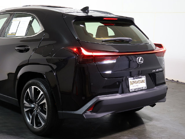 Used 2024 Lexus UX 250h AWD w/ Premium Package image 11