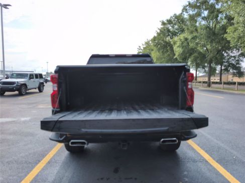 Used 2024 Chevrolet Silverado 1500 Custom Trail Boss AWD/4WD image 5