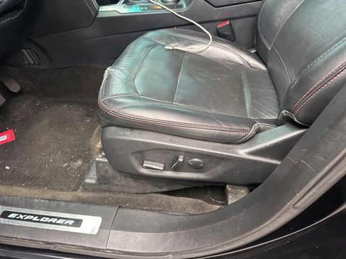 Used 2017 Ford Explorer Sport w/ Equipment Group 401A image 3