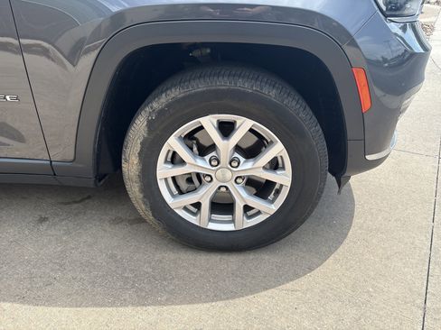 Used 2021 Jeep Grand Cherokee L Limited AWD/4WD image 16