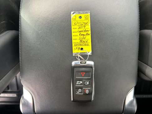 Used 2019 Land Rover Range Rover HSE image 32