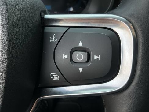 Used 2023 Volvo XC40 B5 Plus AWD/4WD image 20