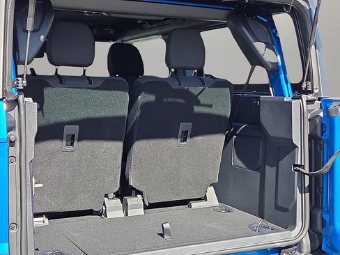 New 2026 Ford Bronco 2-Door w/ Sasquatch Package AWD/4WD image 9