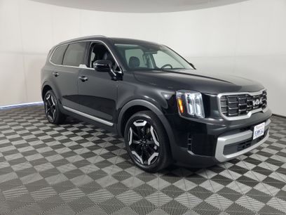 Used 2023 Kia Telluride S w/ S Sunroof Package