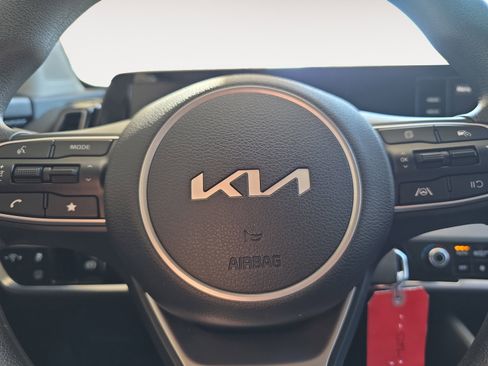 Certified 2025 Kia Sportage LX image 11