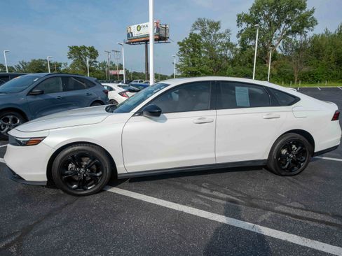 Used 2025 Honda Accord SE image 3