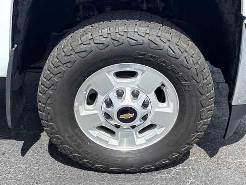 Used 2016 Chevrolet Silverado 2500 LT AWD/4WD image 29