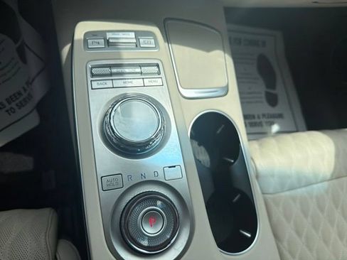 Used 2025 Genesis GV70 3.5T Sport w/ Sport Advanced Package AWD/4WD image 18