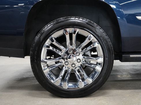 Used 2020 Cadillac Escalade Premium Luxury RWD image 40