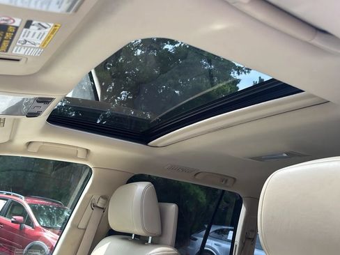 Used 2013 Lexus LX 570 4WD w/ Luxury Pkg image 27