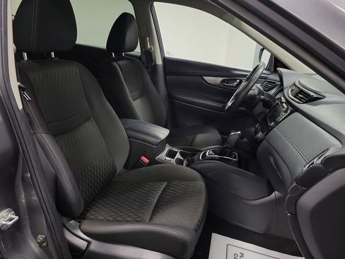 Used 2020 Nissan Rogue SV image 25