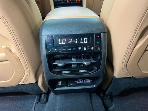 Used 2024 Jeep Grand Cherokee L Summit image 25