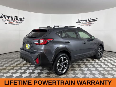 Used 2024 Subaru Crosstrek 2.0i Premium image 5