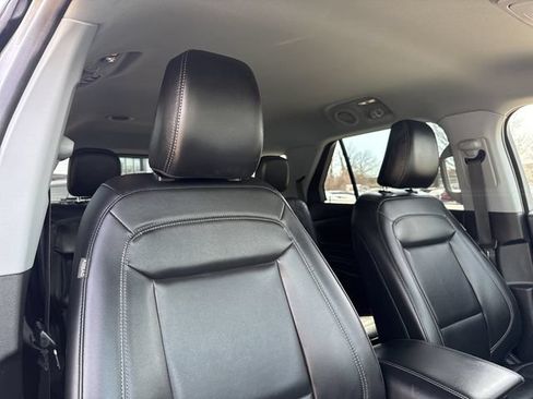 Used 2022 Ford Explorer XLT w/ Equipment Group 202A AWD/4WD image 32