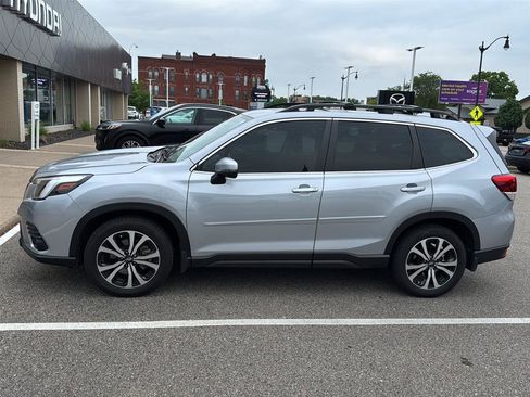 Used 2022 Subaru Forester Limited w/ Popular Package #3 AWD/4WD image 8