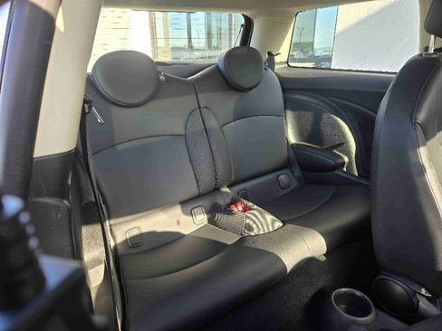 Used 2013 MINI Cooper Hardtop image 12