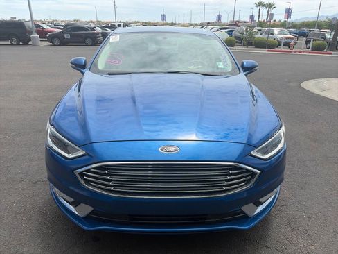 Used 2017 Ford Fusion SE w/ Fusion SE Technology Package FWD image 8