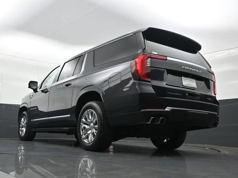Used 2025 GMC Yukon XL Denali AWD/4WD image 32