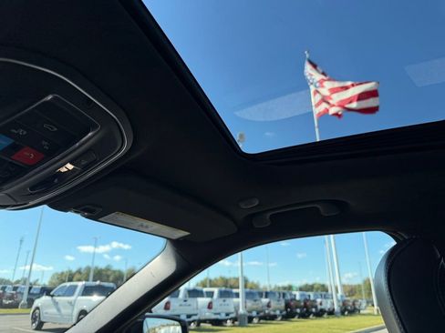 New 2025 Jeep Grand Cherokee Altitude image 21