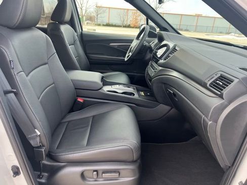 Used 2024 Honda Passport EX-L image 32