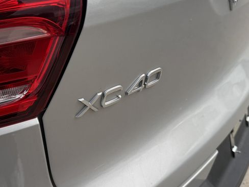 Used 2023 Volvo XC40 B5 Plus w/ Driver Assist Package AWD/4WD image 28
