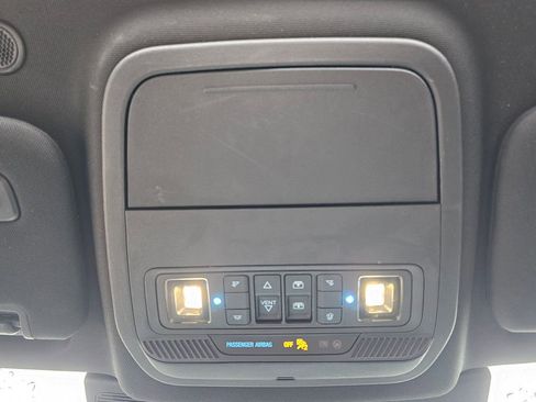 Used 2020 Ford Explorer Platinum w/ Premium Technology Package image 26