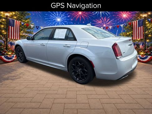 Used 2021 Chrysler 300 Touring L w/ Popular Equipment Group AWD/4WD image 5