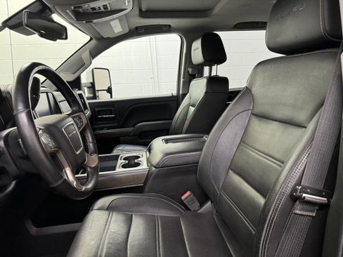 Used 2018 GMC Sierra 2500 Denali w/ Duramax Plus Package image 12