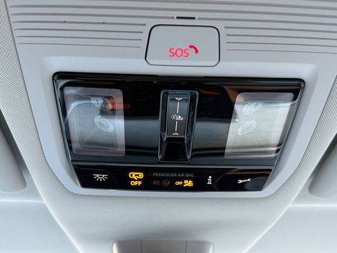 New 2025 Volkswagen ID. Buzz Pro S Plus image 18